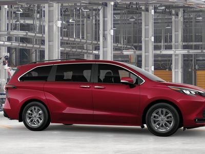 2026 Toyota Sienna — photo 13 view