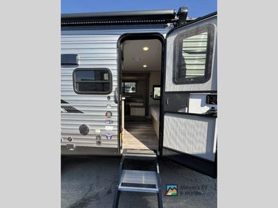 2026 Coachmen RV Catalina Summit Series 7 - Photo 10