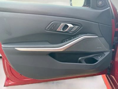 2025 BMW 3 Series — photo 22 view