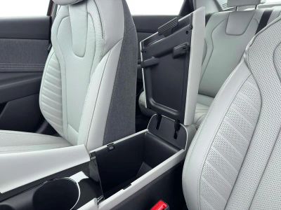 2026 Hyundai Elantra - Photo 18