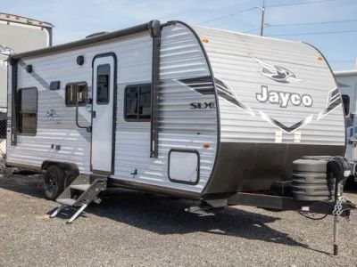 2025 Jayco Jay Flight SLX 210QB — front three-quarter view