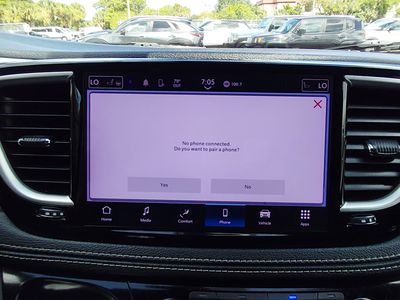2024 Chrysler Pacifica — photo 19 view