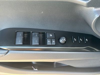 2026 Toyota Camry - Photo 8