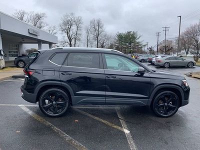 2025 Volkswagen Taos SEL - Photo 9