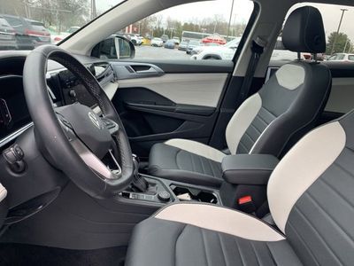 2025 Volkswagen Taos SEL - Photo 16