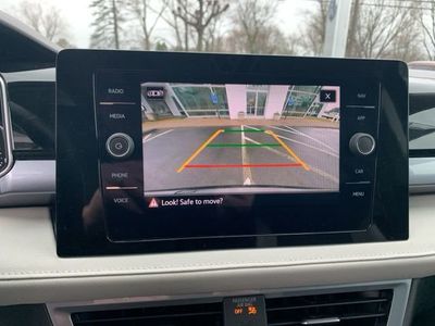 2025 Volkswagen Taos SEL - Photo 22