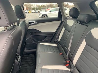 2025 Volkswagen Taos SEL - Photo 27