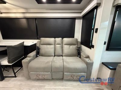 2026 Jayco Pinnacle - Photo 10