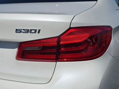 2020 BMW 5 Series — photo 8 view