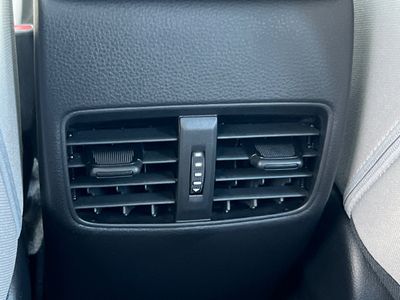 2026 Toyota Corolla Cross - Photo 14