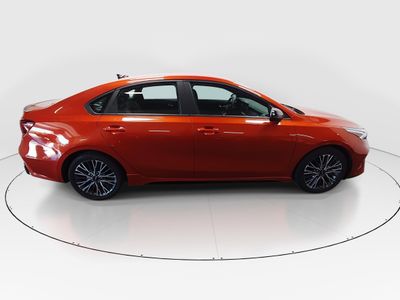 2024 Kia Forte — photo 8 view