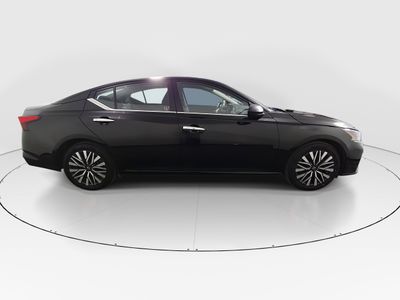 2024 Nissan Altima — photo 8 view