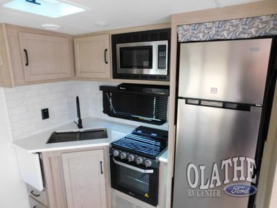 2024 Forest River RV Rockwood Ultra Lite - Photo 10