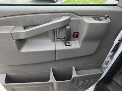2024 GMC Savana 2500 — photo 22 view