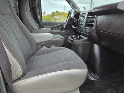 2024 GMC Savana 2500 — photo 10 view