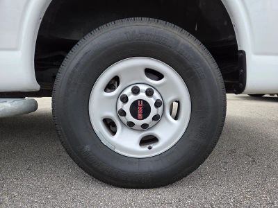2024 GMC Savana 2500 — photo 18 view