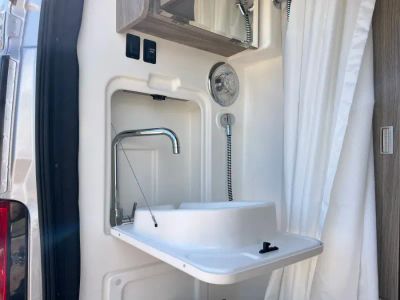 2027 Winnebago TRAVATO — photo 18 view