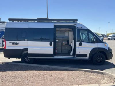 2027 Winnebago TRAVATO — photo 22 view