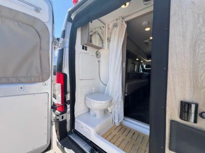 2027 Winnebago TRAVATO — photo 19 view