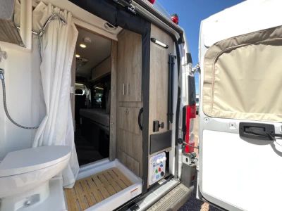 2027 Winnebago TRAVATO — photo 20 view