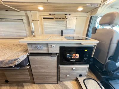 2027 Winnebago TRAVATO — photo 7 view