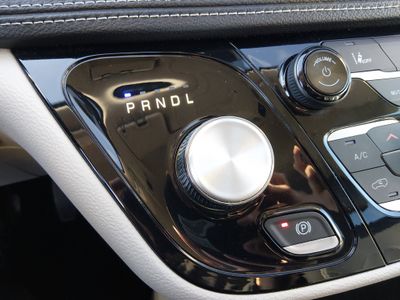 2023 Chrysler Pacifica — photo 16 view