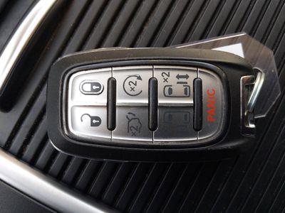 2023 Chrysler Pacifica — photo 15 view