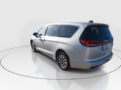 2023 Chrysler Pacifica — detail view