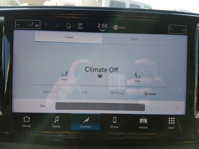 2023 Chrysler Pacifica — photo 18 view