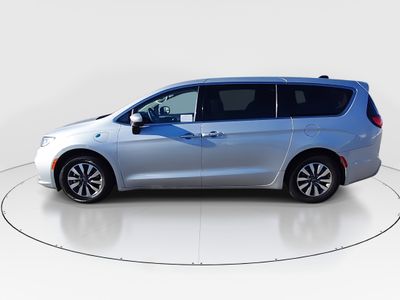 2023 Chrysler Pacifica — interior view