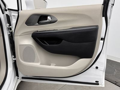 2021 Chrysler Pacifica - Photo 33