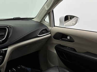 2021 Chrysler Pacifica - Photo 27