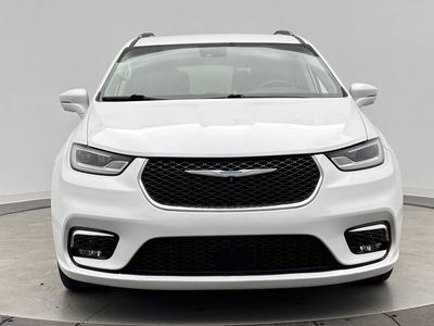 2021 Chrysler Pacifica - Photo 2