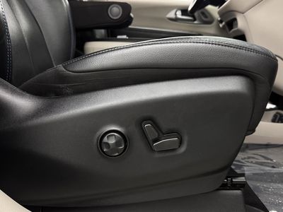 2021 Chrysler Pacifica - Photo 35
