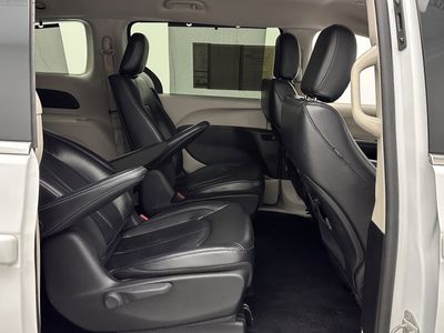 2021 Chrysler Pacifica - Photo 32