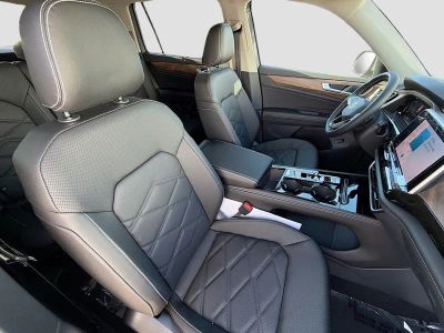 2026 Volkswagen Atlas — photo 14 view