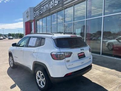 2024 Jeep Compass - Photo 2