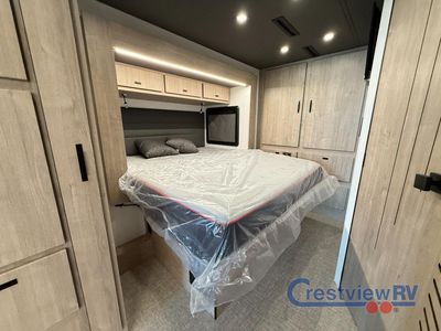 2026 Grand Design Lineage Series F - Photo 24