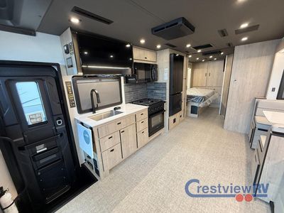 2026 Grand Design Lineage Series F - Photo 11