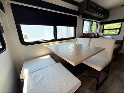 2026 VENTURE RV SPORTTREK - Photo 9