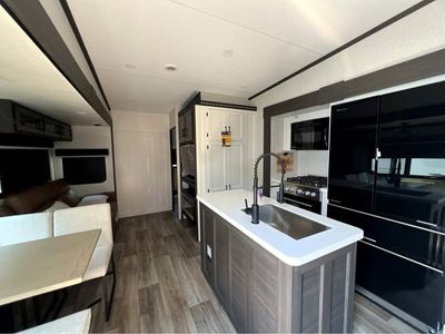 2026 VENTURE RV SPORTTREK - Photo 8