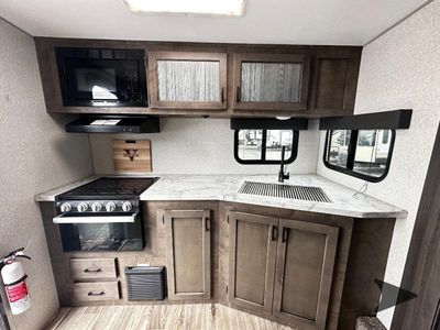 2022 Venture RV Sonic - Photo 12