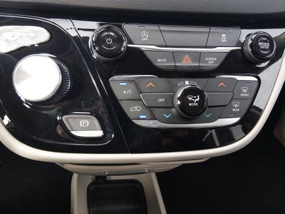 2022 Chrysler Voyager - Photo 21