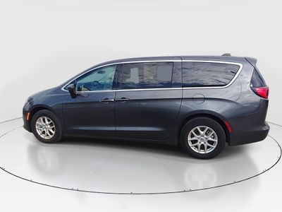 2022 Chrysler Voyager - Photo 4