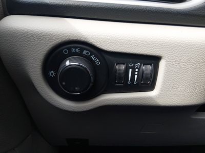 2022 Chrysler Voyager - Photo 13