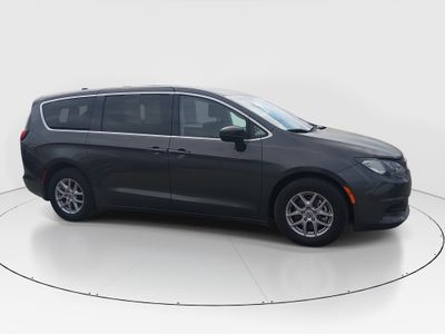 2022 Chrysler Voyager - Photo 8