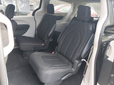 2022 Chrysler Voyager - Photo 19