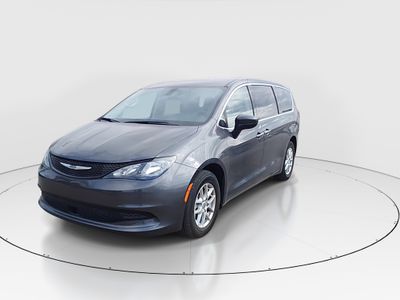 2022 Chrysler Voyager - Photo 3
