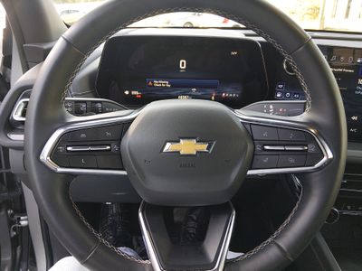 2025 Chevrolet Traverse - Photo 12