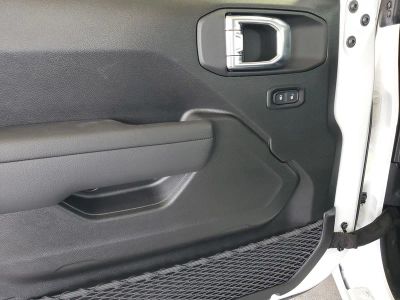 2026 Jeep Wrangler — photo 13 view